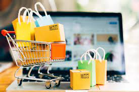 Guida all’Acquisto di Abbigliamento Online: Taglie, Materiali e Resi Facili